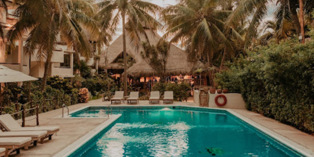 Petit Lafitte Beachfront Hotel & Bungalows areas 05