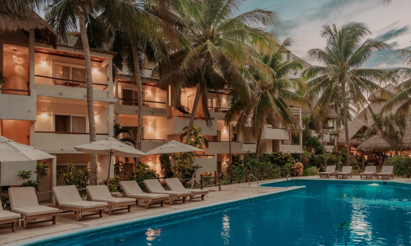 Petit Lafitte Beachfront Hotel & Bungalows areas 06