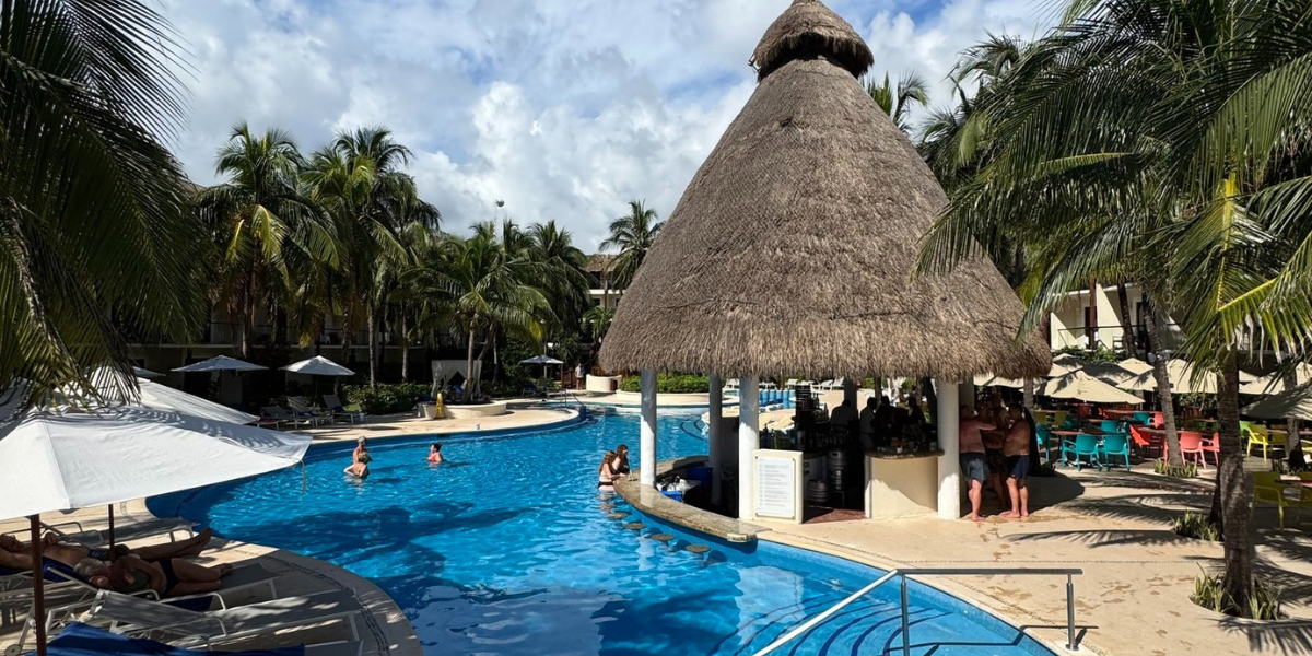 the-reef-coco-beach-areas-02